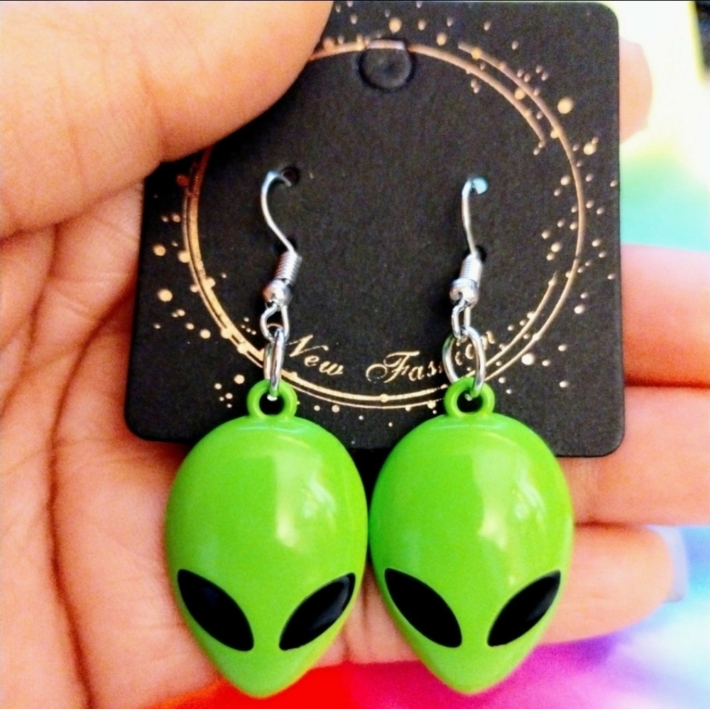 Handmade Metal Green Alien Earrings - Picture 5 of 5